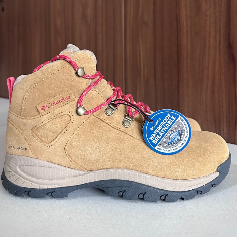 NWT. Columbia Womens W Yoncalla Suede Wp
Hiking Boots Size 9 - Picture 8 of 15